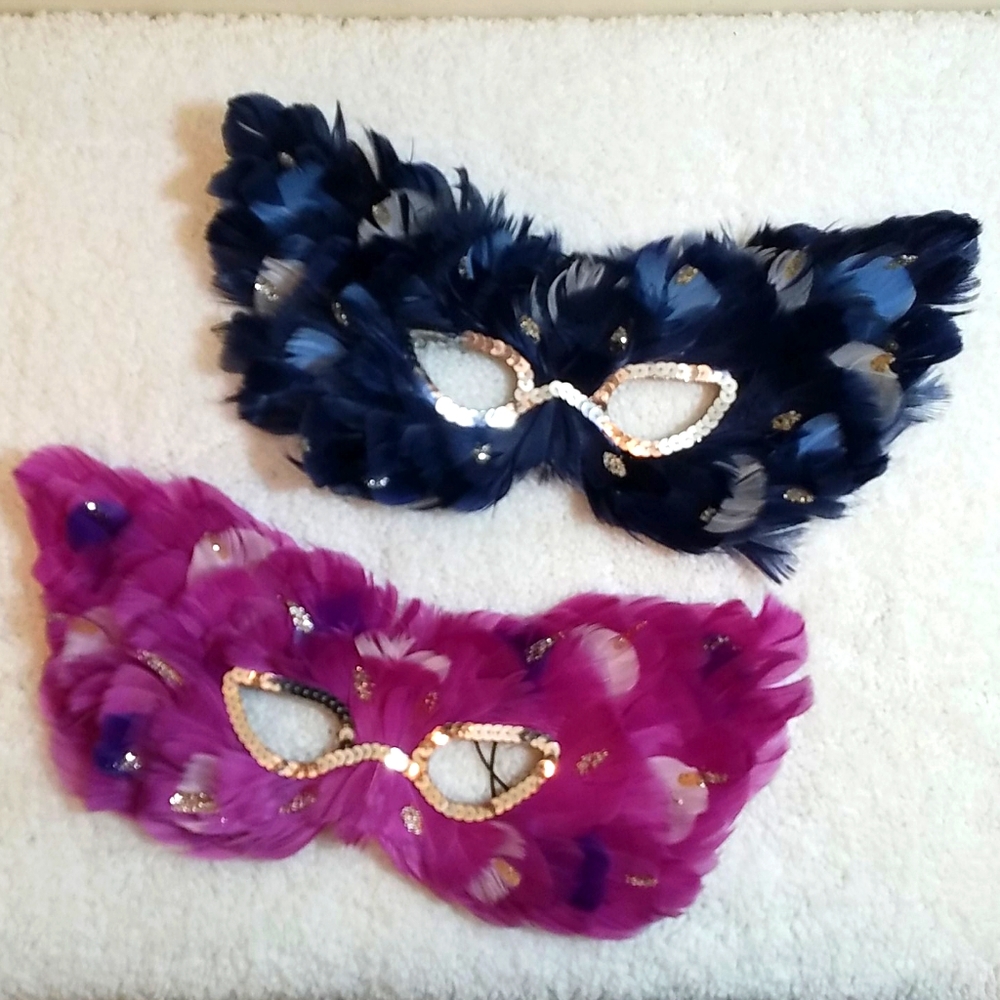 *5/$20* 2 Feather Masquerade Masks